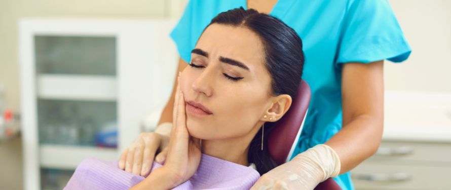 Bruce G. Jones DDS . When Should You Seek Emergency Dental Care At Bruce G. Jones Dds In Muskegon